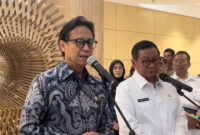 Menteri Kesehatan Budi Gunadi Sadikin dan Gubernur DKI Jakarta Pramono Anung di Kantor Kemenkes, Setiabudi, Jakarta Selatan, Selasa (28/10). Foto: Nasywa Athifah/kumparan
