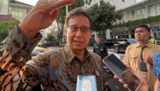 Menteri Kesehatan Budi Gunadi Sadikin ditemui usai Rakor KKSK di Kantor BPOM, Jakarta Pusat pada Senin (6/10/2025). Foto: Amira Nada Fauziyyah/kumparan
