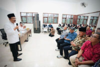 Menteri Sosial Saifullah Yusuf meninjau dan berdialog dengan siswa dan orang tua siswa Sekolah Rakyat Terintegrasi (SRT) 8 Jombang, Sabtu (11/10/2025). Foto: Kemensos RI
