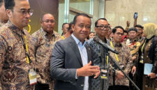 Menteri Energi dan Sumber Daya Mineral (ESDM), Bahlil Lahadalia, usai Minerba Convex 2025, Rabu (15/10/2025). Foto: Fariza Rizky Ananda/kumparan
