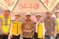 Gubernur DKI Jakarta Pramono Anung (tengah) mengunjungi lokasi pengerjaan Jakarta Sewerage Development Project (JSDP) Zona 1 di kawasan Pluit, Penjaringan, Jakarta Utara, Kamis (30/10/2025).  Foto: Nasywa Athifah/kumparan
