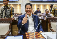 Menteri Keuangan Purbaya Yudhi Sadewa bersiap mengikuti rapat kerja bersama Komisi XI DPR di Kompleks Parlemen, Senayan, Jakarta, Selasa (30/9/2025). Foto: Rivan Awal Lingga/ANTARA FOTO