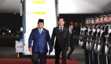Presiden RI Prabowo Subianto tiba di Bandara Internasional Gimhae, Busan, Korsel, untuk menghadiri KTT APEC, Kamis (30/10/2025). Dok. Tim Media Presiden