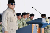 Presiden Prabowo saat mengikuti sailing pass TNI AL pada Kamis (2/10/2025). Foto: Laily Rachev/Biro Pers Sekretariat Presiden
