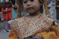 Putri Talang Lindung mengenakan pakaian adat Sungai Penuh. (Foto: Dok: Bumdes Murindau Sejahtera Bersama Talang Lindung)