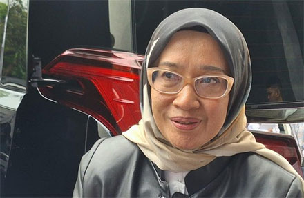 Menpan RB Rini Widyantini membeberkan nasib pegawan Kementerian BUMN yang statusnya berubah menjadi badan. (CNN Indonesia/Sakti Darma Abhiyoso).