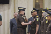 Jaksa Agung ST Burhanuddin melantik 17 Kepala Kejaksaan Tinggi (Kajati) sejumlah daerah dan 20 pejabat eselon II di lingkungan Kejagung, di Gedung Utama Kejagung, Jakarta, Kamis (23/10/2025). Foto: Dok. Kejagung