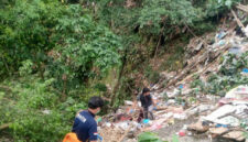 Lokasi potongan tubuh bayi ditemukan di pinggir Ngarai Sianok.  Foto: Dok. Polsek Kota Bukuttinggi