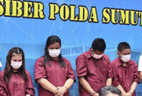Direktorat Reserse Siber Polda Sumut tangkap 4 Pelaku kasus penipuan terhadap Rahmat Shah, Medan, Rabu (15/10/2025). Foto: Amar Marpaung/kumparan