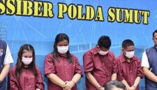 Direktorat Reserse Siber Polda Sumut tangkap 4 Pelaku kasus penipuan terhadap Rahmat Shah, Medan, Rabu (15/10/2025). Foto: Amar Marpaung/kumparan
