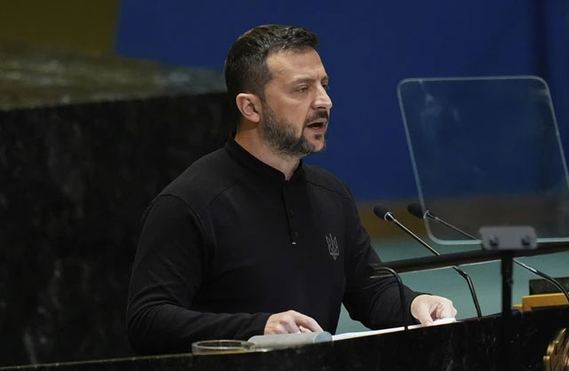 Presiden Ukraina Volodymyr Zelenskyy berpidato pada sesi ke-79 Majelis Umum Perserikatan Bangsa-Bangsa, 25 September 2024, di markas besar PBB. Foto: Julia Demaree Nikhinson/AP