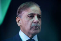 Perdana Menteri Pakistan Shehbaz Sharif menghadiri konferensi bisnis dan investasi dalam kunjungan resminya ke Kuala Lumpur, Malaysia, Senin (6/10/2025). Foto: Hasnoor Hussain/REUTERS