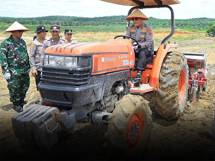 Kapolda Jambi memimpin penanaman jagung serentak Kuartal IV