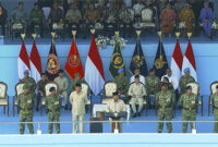 Presiden Prabowo memberikan pidato dalam peringatan Hari Ulang Tahun (HUT) ke-80 Tentara Nasional Indonesia (TNI) di Lapangan Silang Monumen Nasional (Monas), Jakarta Pusat, Minggu (5/10/2025). Foto: YouTube/ Puspen TNI  
