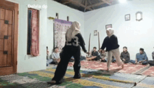 Dua putri aktif latihan silat menyosong Kenduri SKO Enam Luhah Sungai Penuh 2026 (Foto: Dok: Delvia Prima)