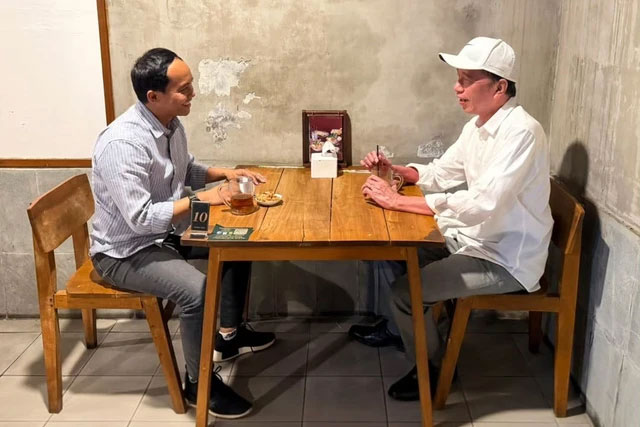 Menteri Kehutanan sekaligus Sekjen Partai PSI Raja Juli Antoni bertemu Presiden ke-7 Joko Widodo di Solo, Minggu (26/10/2025). Foto: Instagram/@ rajaantoni