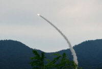 Uji coba rudal di Korea Utara. Foto: KCNA/via REUTERS