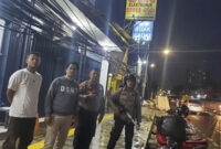 Polisi saat mengecek lokasi tawuran di Manggarai, Jakarta Selatan, Kamis (23/10/2025). Foto: Dok. Istimewa
