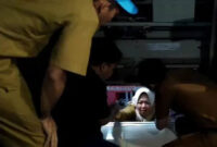 Pegawai pemkot lingkungan terjebak lift. | Foto: Dok Istimewa
