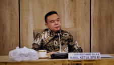 Wakil Ketua DPR Sufmi Dasco Ahmad menerima perwakilan buruh yang tergabung dalam KSPI, untuk berdiskusi terkait Omnibuslaw, Rabu (23/3/2022). Foto: Jamal Ramadhan/kumparan