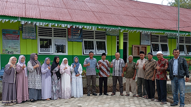 Majelis guru MI dan tokoh masyarakat