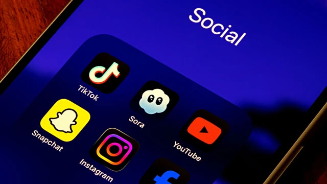 Ilustrasi aplikasi Sora dari OpenAI.  Foto: Tada Images/Shutterstock
