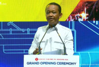 Menteri ESDM, Bahlil Lahadalia memberikan sambutan dalam acara peresmian Pabrik Lotte Chemical Indonesia, Cilegon, Kamis (6/11/2025). Foto: YouTube/Sekretariat Presiden