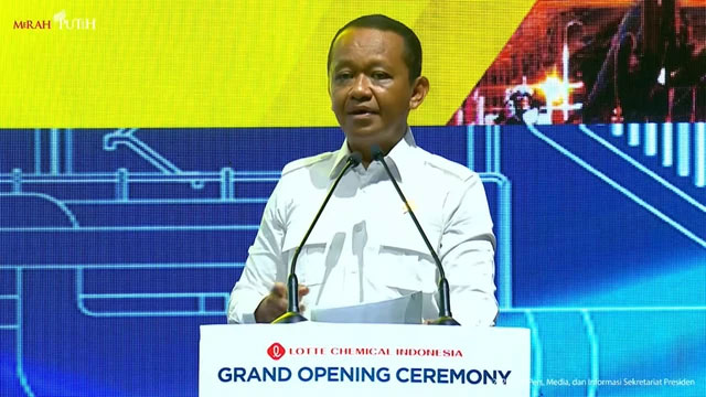 Menteri ESDM, Bahlil Lahadalia memberikan sambutan dalam acara peresmian Pabrik Lotte Chemical Indonesia, Cilegon, Kamis (6/11/2025). Foto: YouTube/Sekretariat Presiden
