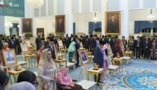 Suasana penganugerahan gelar Pahlawan Nasional 2025 di Istana Negara, Jakarta Pusat,Senin (10/11/2025).
 Foto: Youtube/Sekretariat Presiden