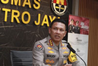 Kabid Polda Metro Jaya, Kombes Pol Budi Hermanto memberikan keterangan ledakan di SMAN 72 Jakarta di Polda Metro Jaya, Jakarta, Jumat (7/11/2025). Foto: Reno Esnir/ANTARA FOTO
