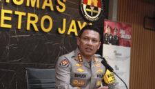 Kabid Polda Metro Jaya, Kombes Pol Budi Hermanto memberikan keterangan ledakan di SMAN 72 Jakarta di Polda Metro Jaya, Jakarta, Jumat (7/11/2025). Foto: Reno Esnir/ANTARA FOTO
