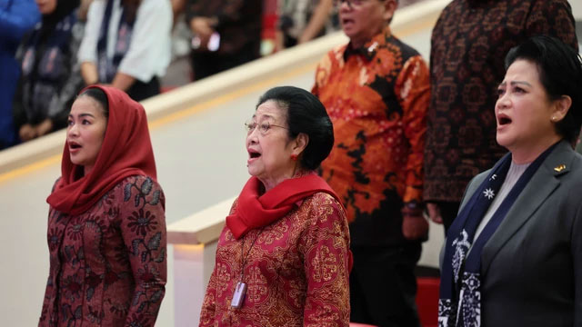 Ketua Umum PDI Perjuangan Megawati Soekarnoputri menghadiri rangkaian puncak peringatan 70 tahun Konferensi Asia-Afrika (KAA) di Blitar, Jawa Tumur pada Sabtu (1/11/2025). Foto: Dok. PDIP
