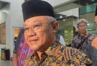 Menteri Pendidikan Dasar dan Menengah Abdul Mu'ti usai menjenguk korban ledakan SMAN 72 di RS Islam Cempaka Putih, Jakarta Pusat, Minggu (9/11/2025). Foto: Nasywa Athifah/kumparan