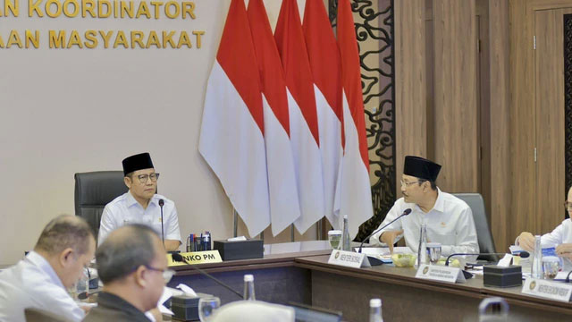 Menteri Sosial Saifullah Yusuf saat menghadiri Rapat Tingkat Menteri (RTM) di Kantor Kemenko Pemberdayaan Masyarakat, Jakarta, Selasa (4/11/2025). Foto: Dok. Kemensos
