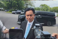 Menteri Koordinator Bidang Hukum, HAM, Imigrasi, dan Pemasyarakatan Yusril Ihza Mahendra berkunjung ke Istana Negara, Jakarta, Jumat (7/11/2025).  Foto: Luthfi Humam/kumparan
