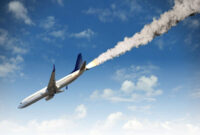 Ilustrasi pesawat jatuh Foto: Shutter Stock
