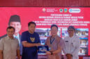 Menteri Perumahan dan Kawasan Permukiman (PKP) Maruarar Sirait berjabat tangan dengan dan Chief Operating Officer (COO) PT Djarum Victor Rachmat Hartono dalam program Rumah Sederhana Layak Huni (RSLH) di Desa Pasuruhan Kidul, Kudus. Foto: dok Djarum Foundation
