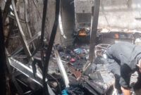 Kondisi rumah Hakim PN Medan usai terbakar, Selasa (5/11/2025). Foto: DPKP Medan