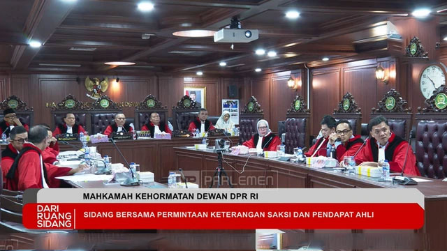 Sidang MKD DPR terkait etik terhadap Adies Kadir, Sahroni, Nafa Urbach, Eko Patrio, dan Uya Kuya pada Senin (3/11/2025). Foto: YouTube/ TVR Parlemen
