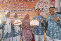 Tim SMA 1 Padang Pajang yang meraih juara II tingkat Sumbar.