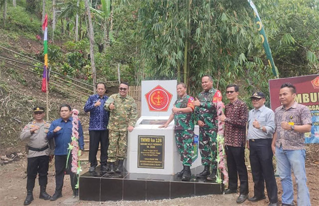 Wako Alfin Dampingi Danrem Tinjau Hasil TMMD