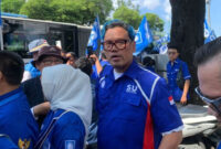 Uya Kuya datangi kantor KPU RI, Jalan Imam Bonjol, Jakarta mendaftarkan bacaleg pada Jumat (12/5/2023). Foto: Luthfi Humam/kumparan