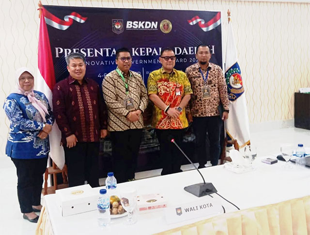Walikota Hendri Arnis (tengah) bersama tim pendamping di IGA 2025.