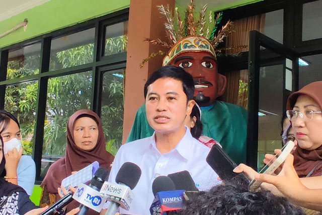 Wakil Menteri Kesehatan, Dante Saksono Harbuwono, di Panti Sosial Tresna Werdha Budi Mulia 3, Jakarta Selatan, pada Kamis (6/11/2025). Foto: Rachmadi Rasyad/kumparan
